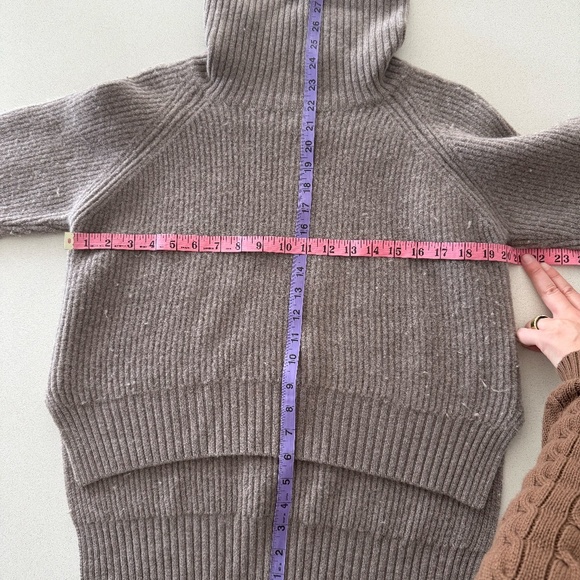 Aritzia Brown Chunky Knit Turtle Neck Sweater - Picture 4 of 6